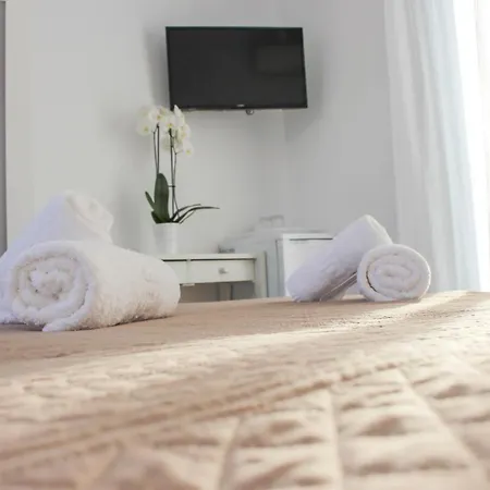Ξενοδοχείο με διαμερίσματα Crystal View Mykonos